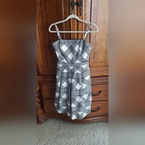White House Black Market Geometric Pattern Dress Size 4